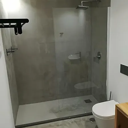 White Rock Surf Homestay