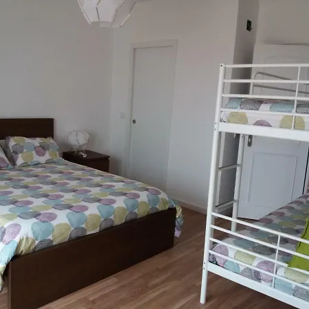 White Rock Surf Homestay *